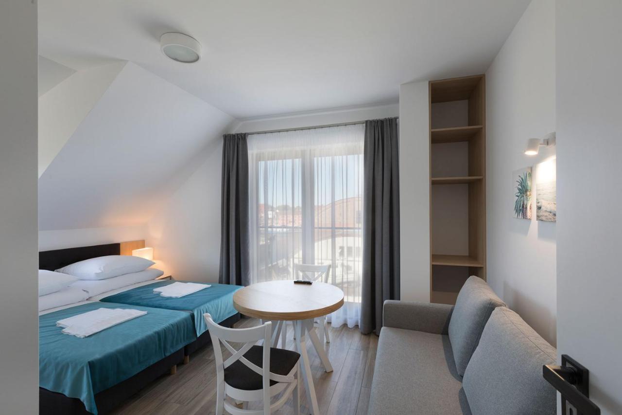 Willa Przy Porcie - Apartamenty Z Aneksami Kuchennymi Ustka Kültér fotó