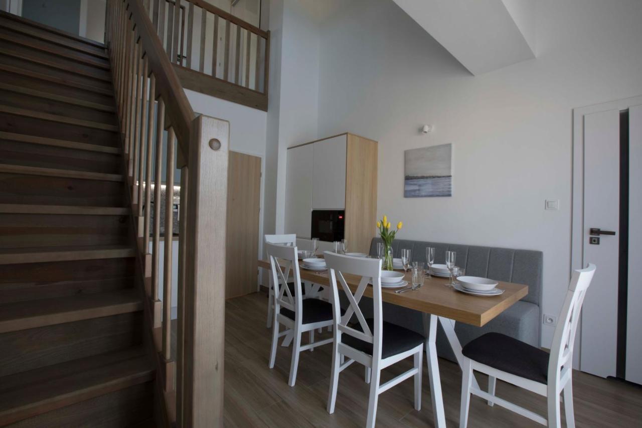 Willa Przy Porcie - Apartamenty Z Aneksami Kuchennymi Ustka Kültér fotó
