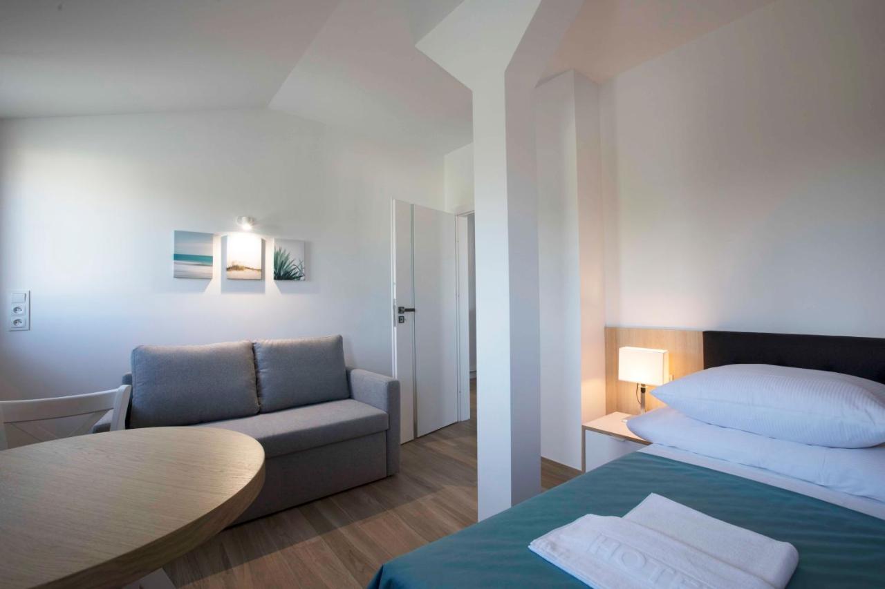 Willa Przy Porcie - Apartamenty Z Aneksami Kuchennymi Ustka Kültér fotó