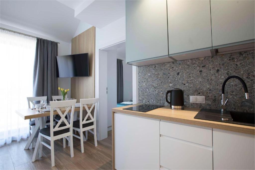 Willa Przy Porcie - Apartamenty Z Aneksami Kuchennymi Ustka Kültér fotó