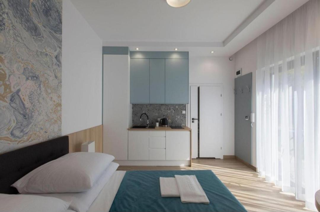 Willa Przy Porcie - Apartamenty Z Aneksami Kuchennymi Ustka Kültér fotó